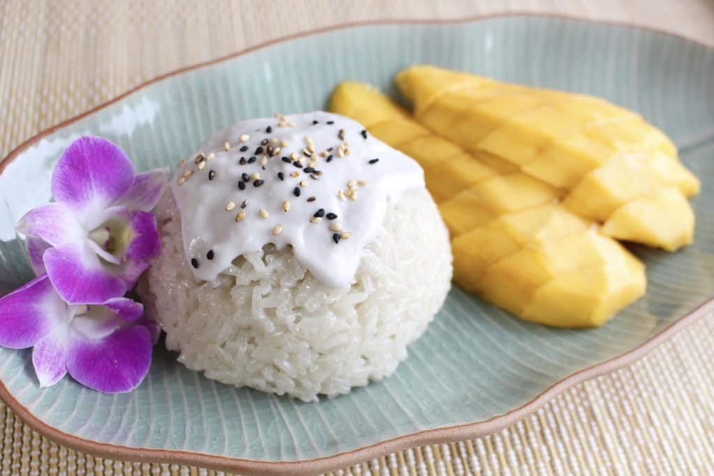 Mango with Sticky Rice (Khao Niao Mamuang)