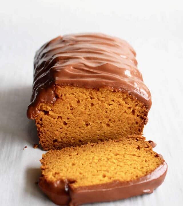 Carrot cake with brigadeiro frosting