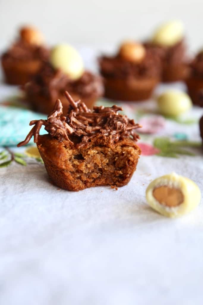 Gluten-free bird's nest cookies with soft center
