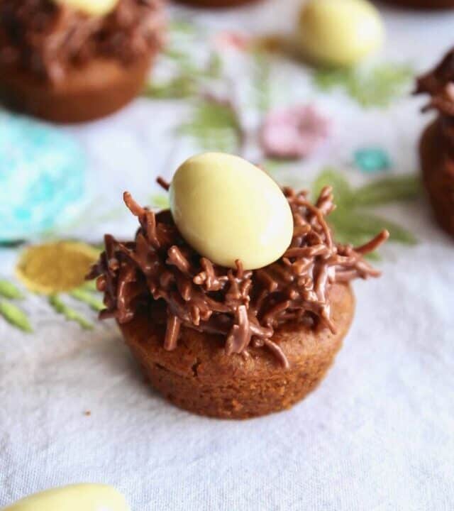 My bird's nest cookies have a gluten-free chickpea cookie base! So simple and easy to make, and perfect for Easter or a picnic! #easter #picnic #birdsnestcookies #cookies #easyrecipes #glutenfree