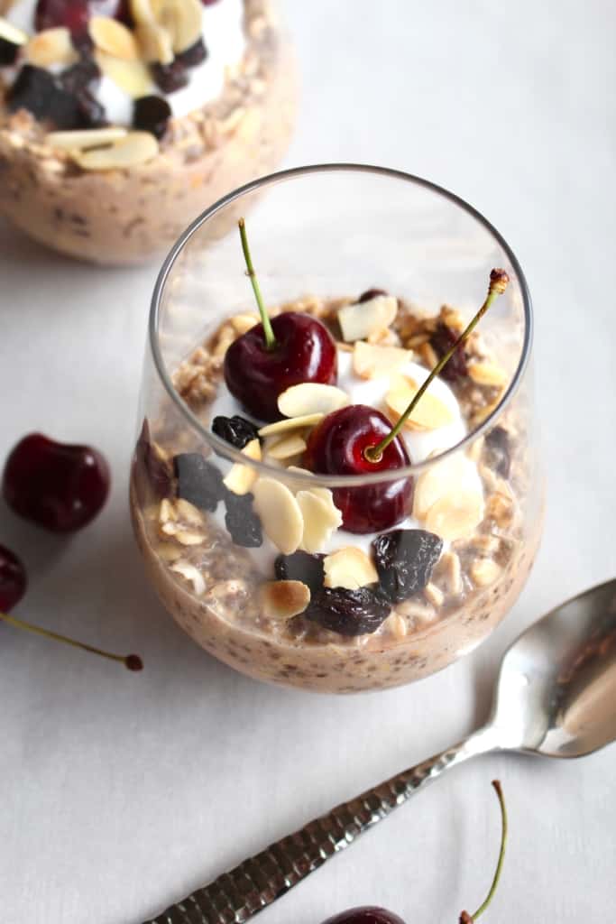Switch up your oatmeal game by making this overnight oats with tart cherries and almonds! The addition of dried tart cherries brings a refreshing twist to the classic creamy oatmeal breakfast. #overnightoats #oatmeal #cherry #cherries #driedfruit #driedcherries #almond #almondmilk #chiaseeds #chia #organic #fruitbliss #fiber #healthy #weightloss #giveaway #sweepstake #recipe