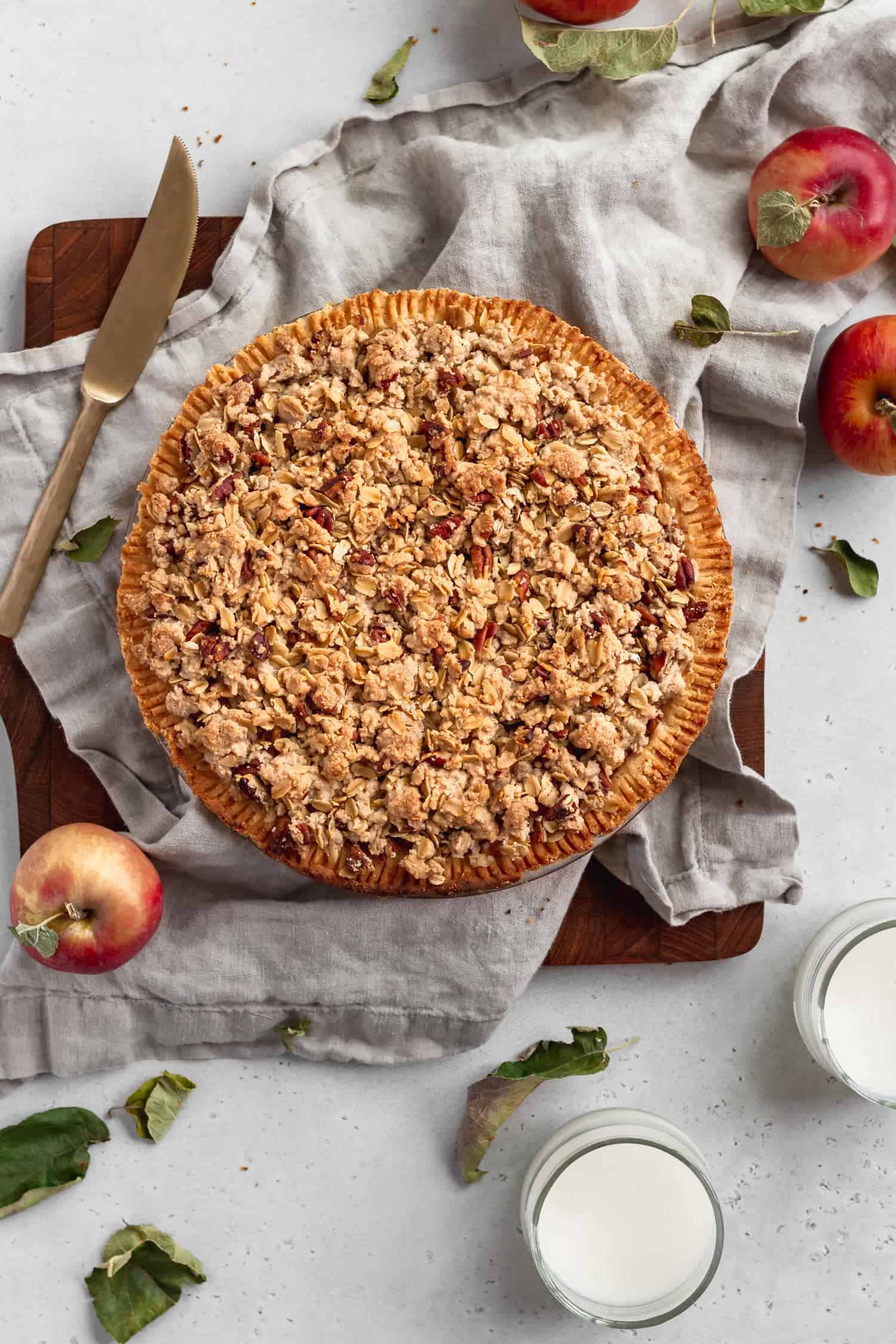 A whole apple crumble pie