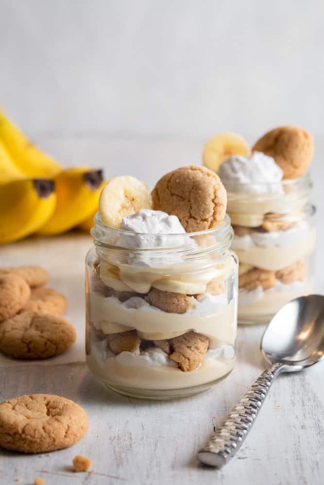 This vegan banana pudding is unbelievably quick and easy! Using vegan coconut custard, this no bake banana pudding recipe is the best!