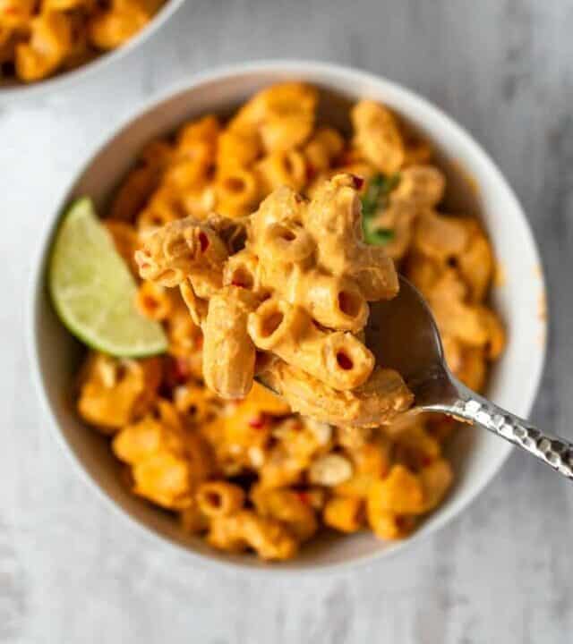 Vegan mac n cheese gets a Thai twist with the addition of spicy red curry paste and zesty tangy lime!