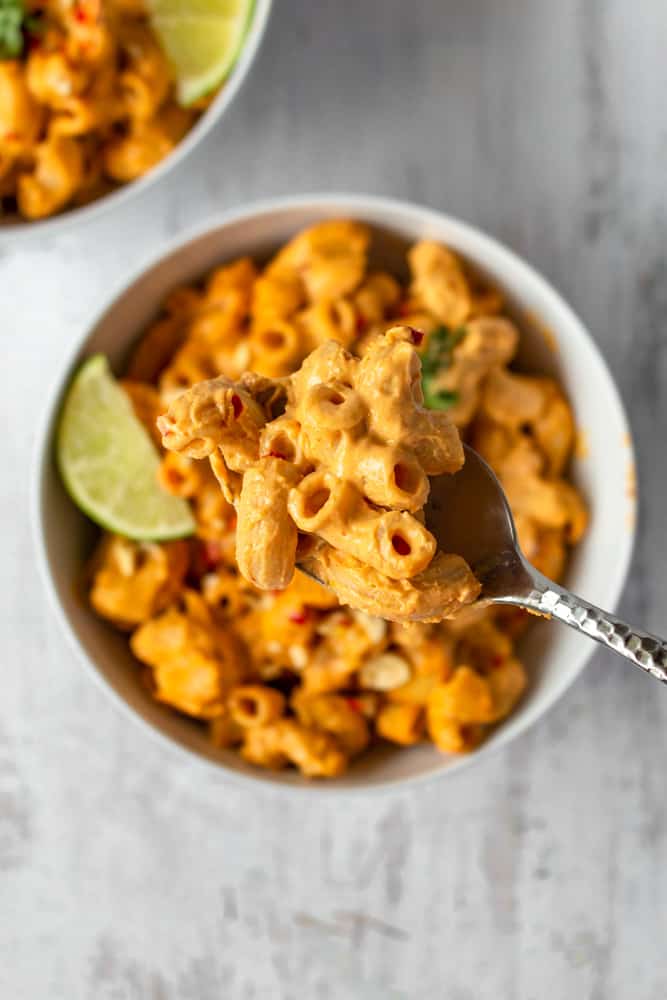 Vegan mac n cheese gets a Thai twist with the addition of spicy red curry paste and zesty tangy lime!
