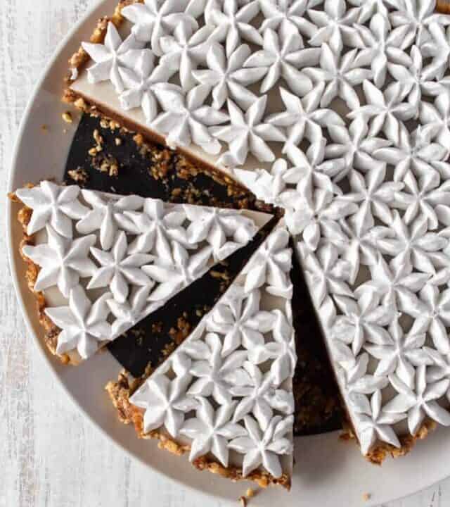 Vegan chocolate haupia pie is a plant-based version of the classic Hawaiian dessert by Ted’ Bakery! Gluten-free, creamy, silky, and no-bake, it’s the perfect make ahead dessert for a summer BBQ! #chocolatepie #haupia #hawaiian #vegandessert #glutenfree #nobake