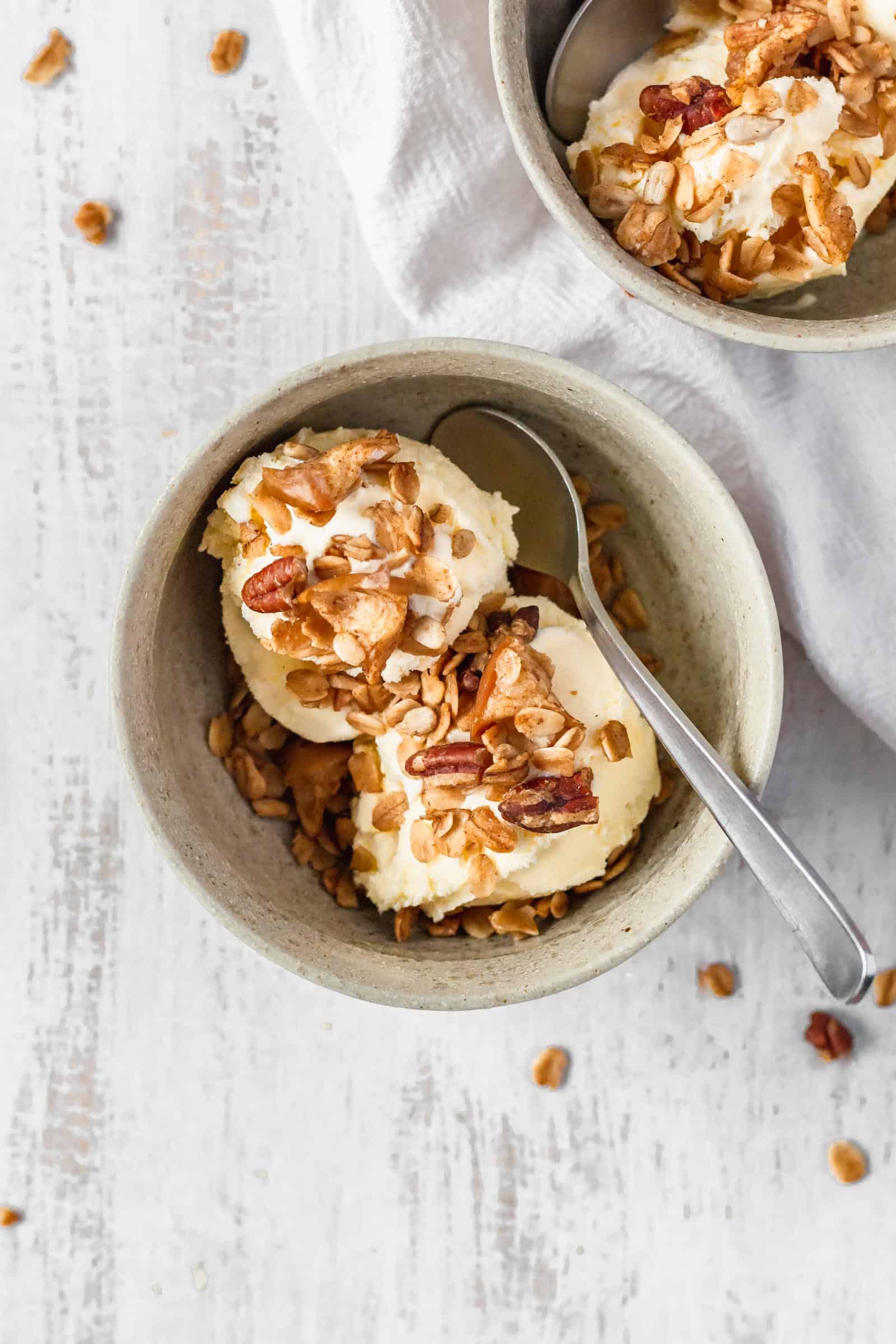 Delicious homemade cinnamon apple granola that's vegan and gluten-free! #glutenfreebreakfast #veganbreakfast #plantbasedbreakfast #cinnamonapple