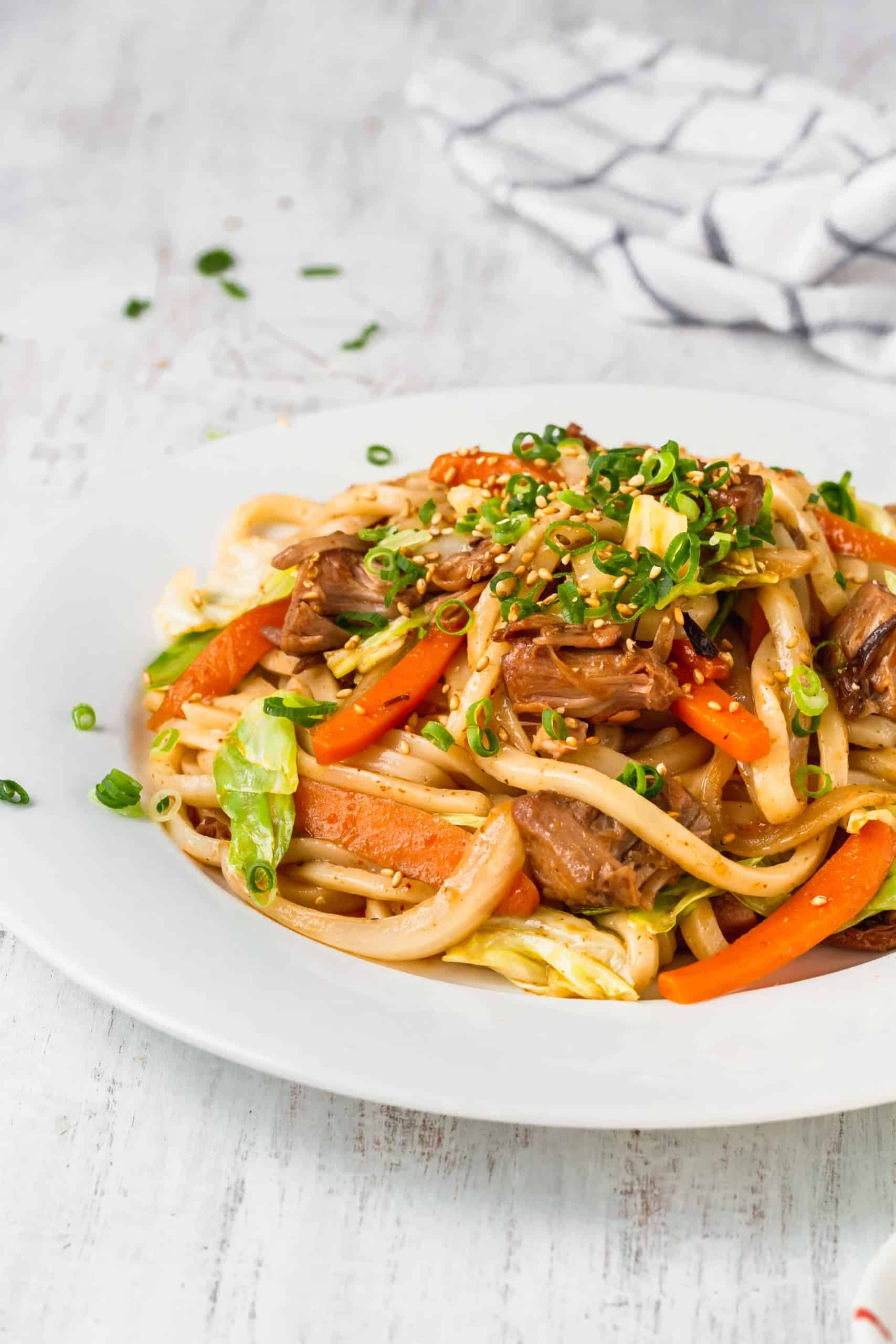 A plate of vegan yaki udon