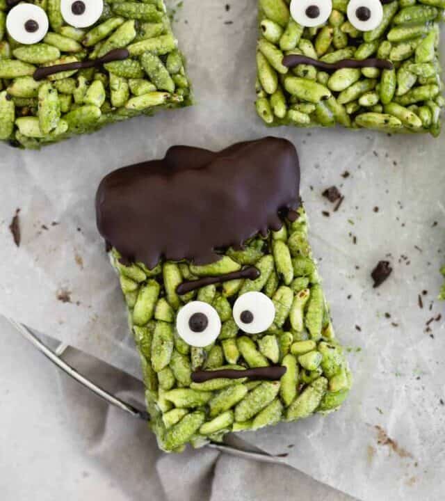 Green tea rice crispy treats with chocolate