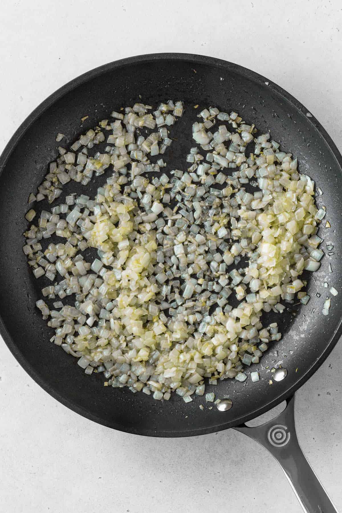 Sautée the onions and garlic in a pan.