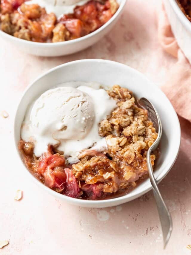 Easy Rhubarb Crisp