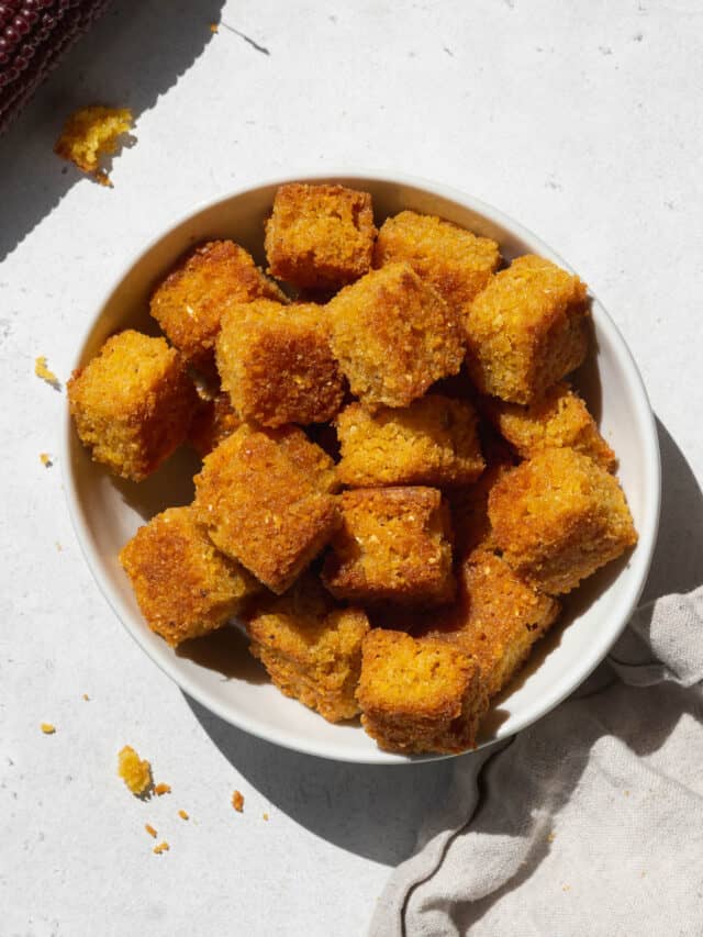 Easy Cornbread Croutons