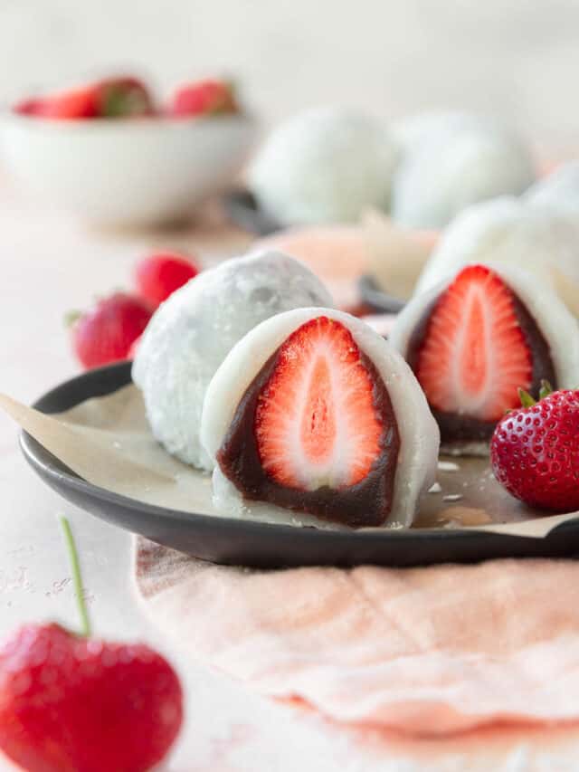 Easy Strawberry Mochi